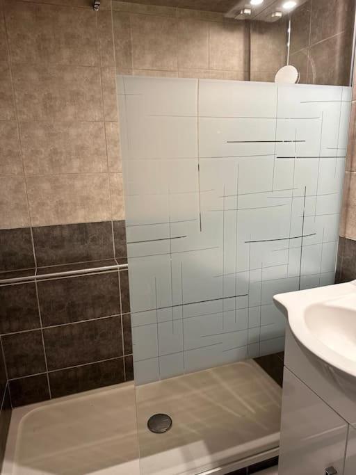 Apartment Charmant Appartement *